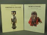 un lot de deux livres consacrés à une sculpture représentant un homme et une femme