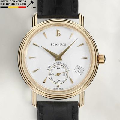 une image montrant un gros plan d'une montre-bracelet au cadran blanc