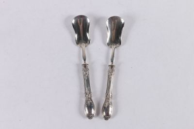 EMILE PUIFORCAT. FRANCE, après 1838. Coffret comprenant une paire de p