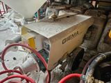 a picture of a machine that is sitting in a garage