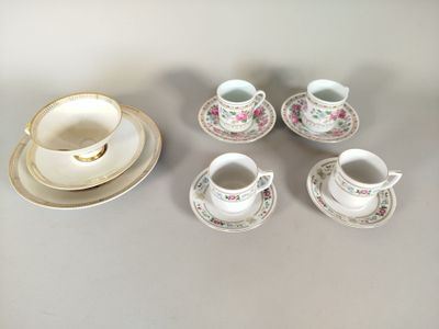 Réunion de pièces de services dépareillées en porcelaine com…