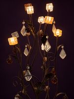 Lampadaire en métal et verre figurant un arbre lumineux (photo 2)