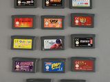 beaucoup de cartouches de jeux Nintendo sur la table