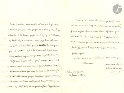 un vieux livre sur lequel figurent une lettre manuscrite et l'image d'un oiseau