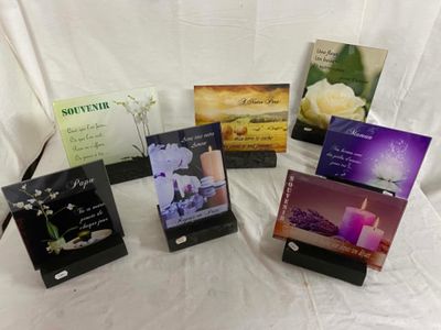 many cards that are sitting on a table