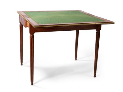 Table à jeux de forme rectangulaire en acajou et placage d'a…