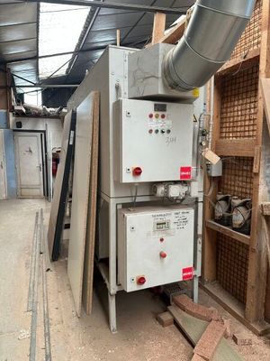 a machine that is sitting in the middle of a room