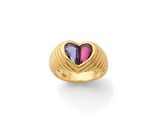 une bague en or sertie d'une tourmaline en forme de cœur