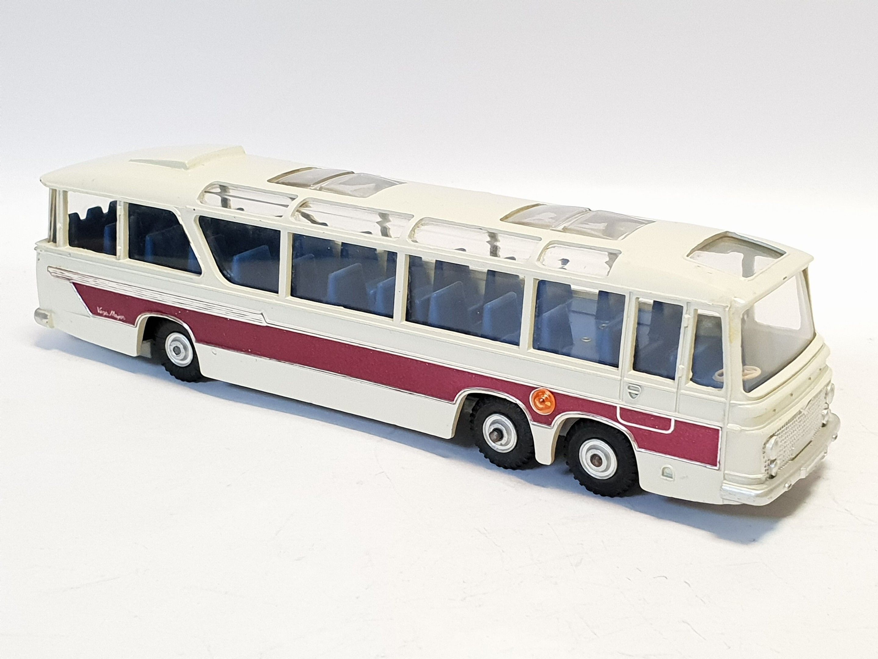 Objets d'art & Curiosités