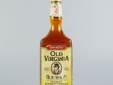 une photo d'une bouteille de bourbon « Old Virginia » posée sur une table