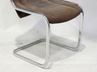 Fauteuil en bois, le dossier rectangulaire, gainé de toile, … (photo 3)