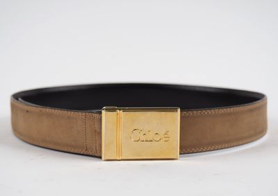 CHLOE Ceinture en cuir. Boucle en métal doré. Signée. Taille…