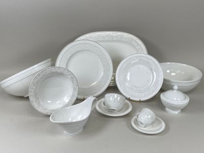 VILLEROY et BOCH. Grey Pearl et Bone China.