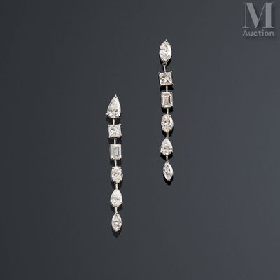 Pendants d'oreille diamants Paire de pendants d'oreilles en …