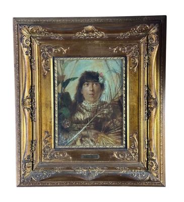 un vieux tableau représentant une femme avec un éventail, dans un cadre doré
