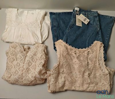 trois shorts et un haut orné de dentelle