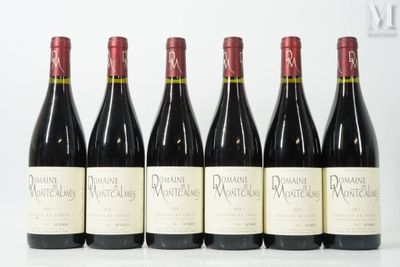 six bouteilles de vin sont alignées dans une rangée
