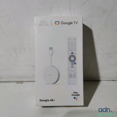 emballage d'une télécommande Google TV surmontée d'une boîte blanche