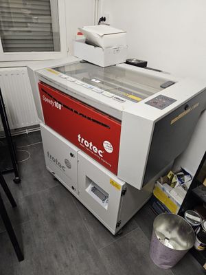 Machine gravures laser TROTEC SPEEDY 100 avec ordinateur de contr...