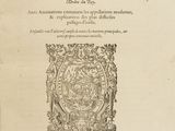 un vieux livre avec l'image d'un lion dessus