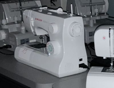 MACHINE A COUDRE SINGER MADAME 3 - Photo 1