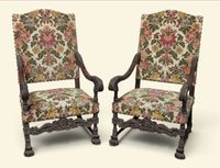 Paire de fauteuils à hauts dossiers droits en chapeau de gen…