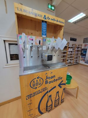 Tireuse à bière à six becs (un bec en panne) Etiquetteuse DL…