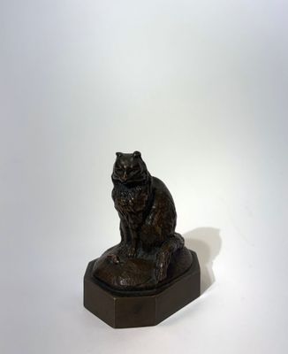 Ecole du XIXe siècle Chat assis devant une souris - Photo 1