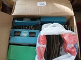 une caisse contenant tout un tas de pneus