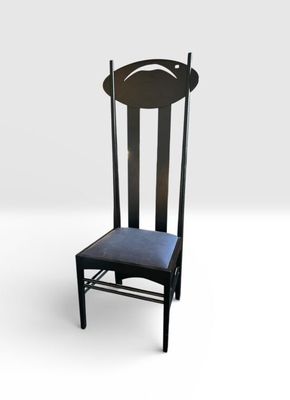 Charles R. MACKINTOSH (d'après) Chaise modèle Argyle en frên…