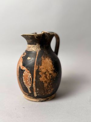 ANTIQUITE ETRUSQUE, Pichet au col ourlé en céramique attique… - Photo 1