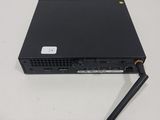 une image représentant un ordinateur portable sur lequel est posée une souris