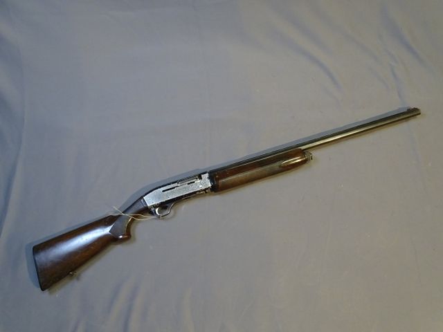 Cat : N°FFL0758 - Fusil semi-automatique - Cal 12GA - Marque FRAN...