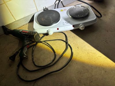 an image of a stove top with a cord attached to it
