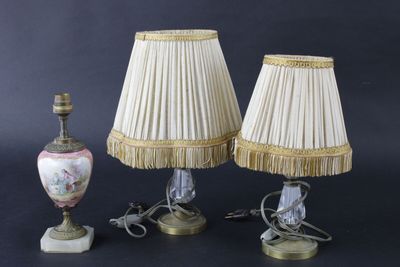 Paire de pieds de lampe en verre et laiton et un pied de lam… - Photo 1