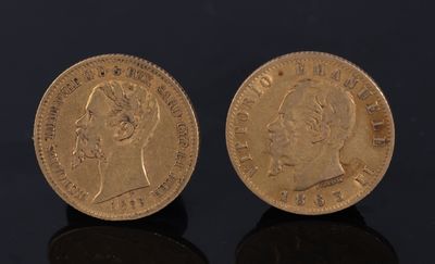 deux souverains d'or, l'un à l'effigie d'une femme et l'autre à l'effigie d'une couronne