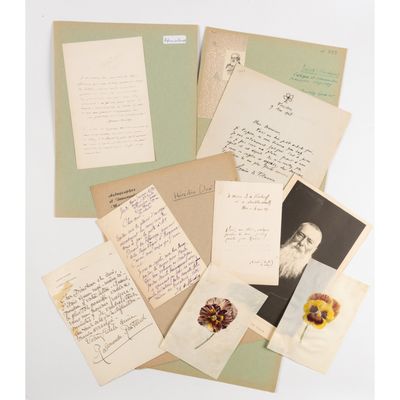 FEMMES AUTEURS et DIVERS Autographes divers, 13 auteurs :