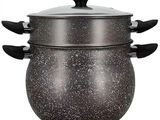 une grande casserole avec un couvercle et des poignées noires