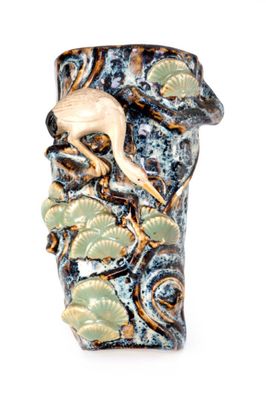 ENSEMBLE de trois vases d'applique en grès vernissé à décor …