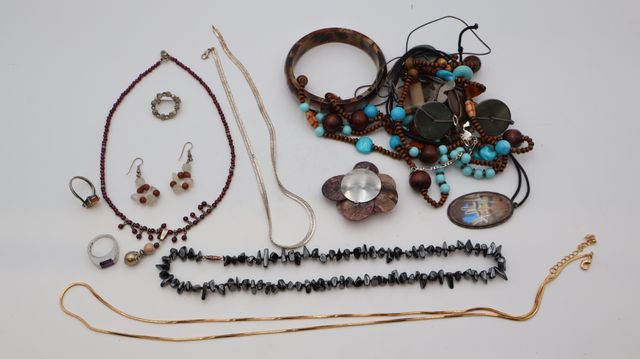 Lot de bijoux fantaisie 
