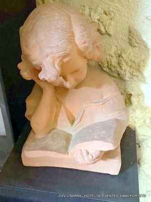 Terre cuite la liseuse - H. 30 cm