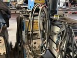 Ce garage abrite de nombreux types d'équipements de soudage différents