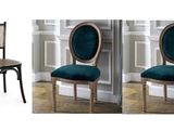 deux photos d'une chaise et d'une chaise avec un coussin
