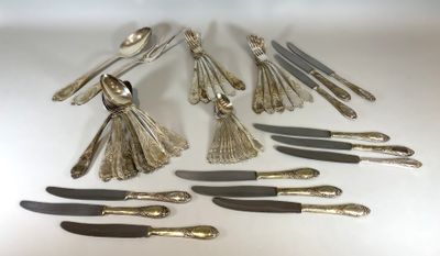 Partie de ménagère en métal doré comprenant 49 pièces dont :…