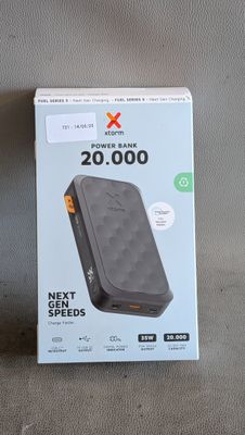 emballage d'une boîte contenant un appareil électronique noir