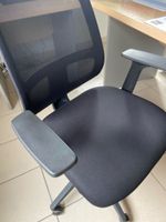 Bureau d'angle en mélaminé (photo 3)