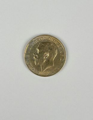 gros plan d'une pièce de monnaie sur une surface blanche