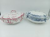 paire de plats à couvercle en porcelaine bleue et blanche, munis d'anses