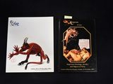 deux livres posés sur une table
