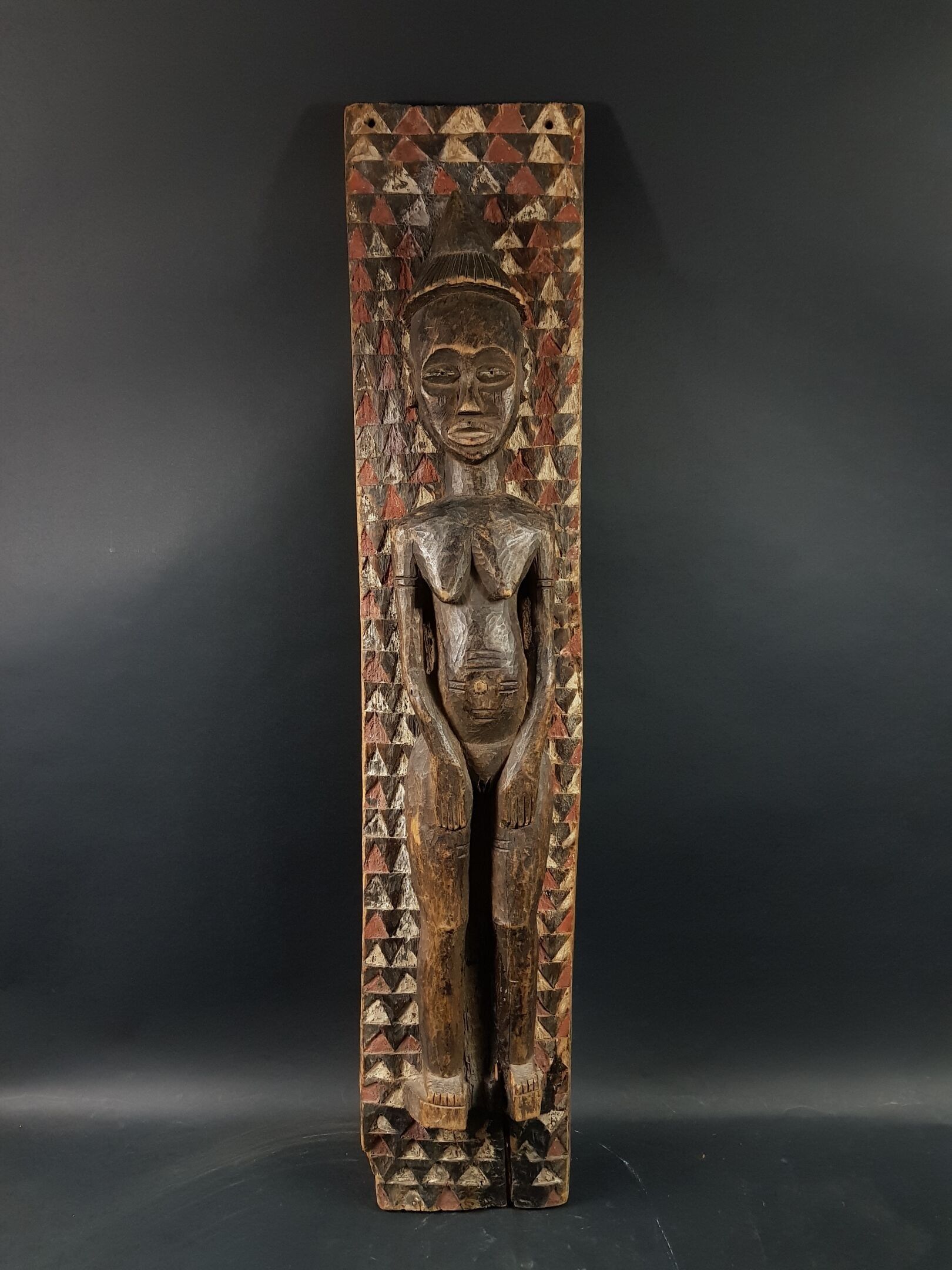 Panneau Pende en Bois Sculpté - Art Cérémoniel RD Congo
